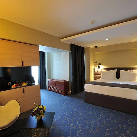 Crystal Palace Hotel