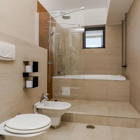 Crystal Palace 4*