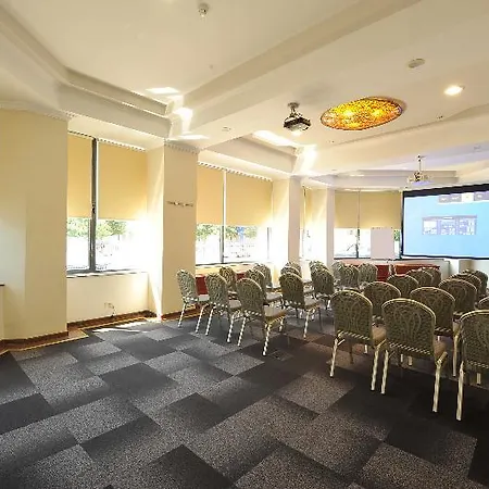 Crystal Palace Hotel 4*