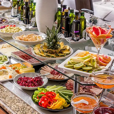 Crystal Palace Hotel 4*