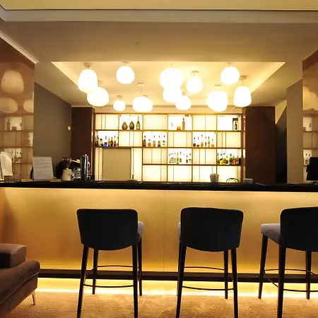 Crystal Palace Hotell 4*