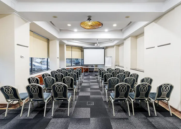 Crystal Palace Ξενοδοχείο 4*