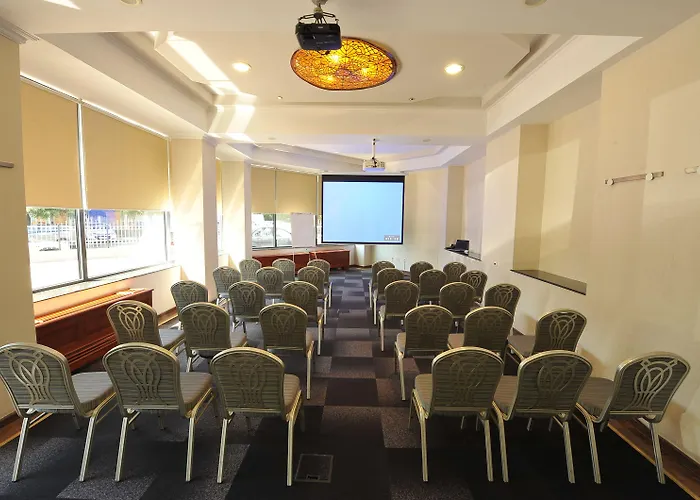 מלון Crystal Palace בוקרשט