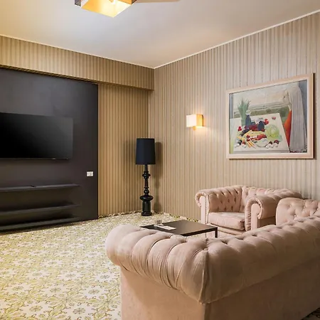 クリスタル パレス ブカレスト