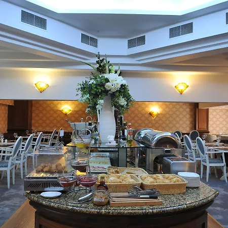 クリスタル パレス 4* ブカレスト