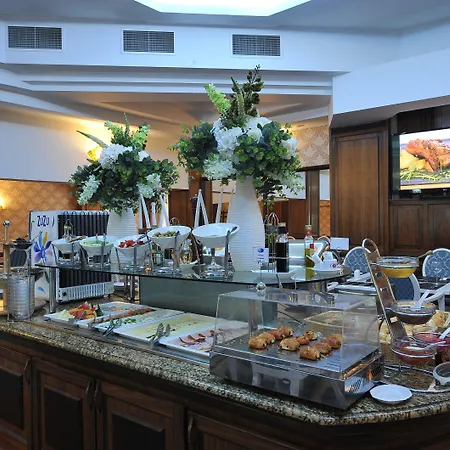 クリスタル パレス 4*