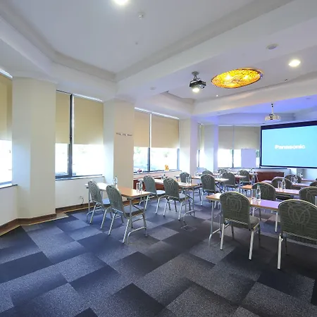 クリスタル パレス 4*