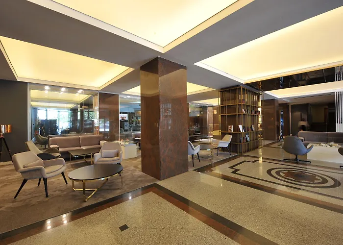 Crystal Palace Hotel 4*